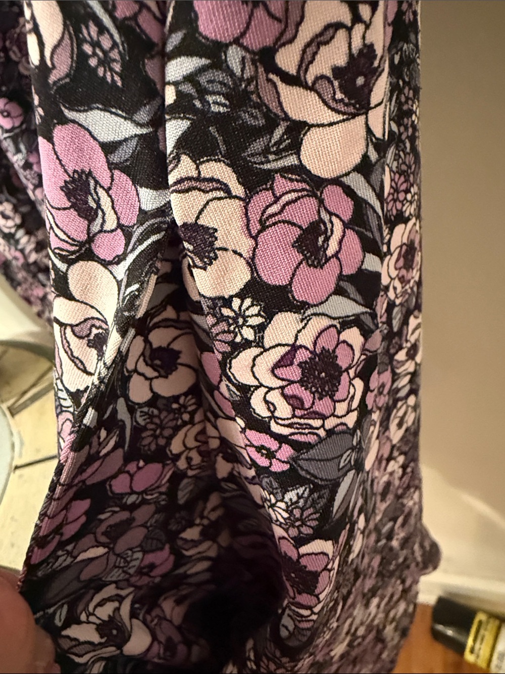 Floral V-Neck Short Sleeve Dress — Pink, Lavender & Black with side Pockets S - Picture 4 of 10